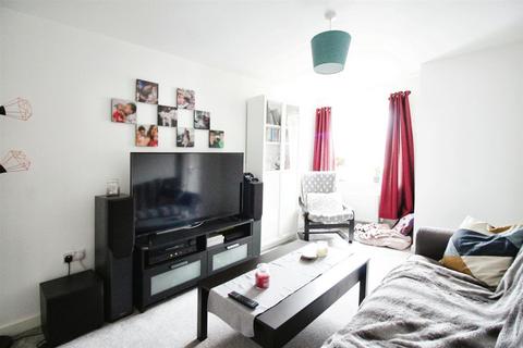 2 bedroom townhouse for sale, Daisy Bank Avenue, Leeds LS25