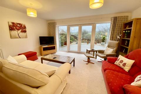 8 Cae Coch, Drefach, Llanelli, SA14 7AL