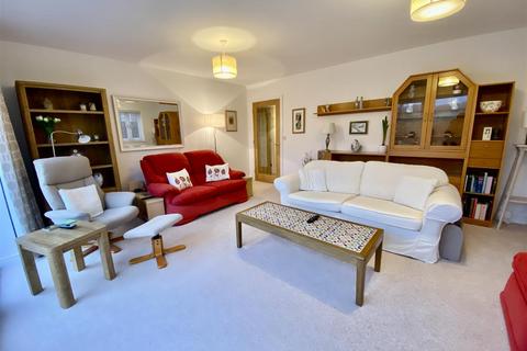 8 Cae Coch, Drefach, Llanelli, SA14 7AL