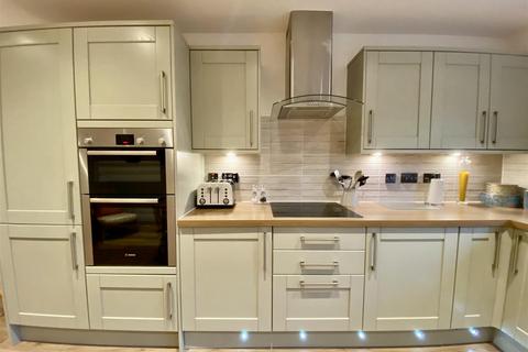 8 Cae Coch, Drefach, Llanelli, SA14 7AL