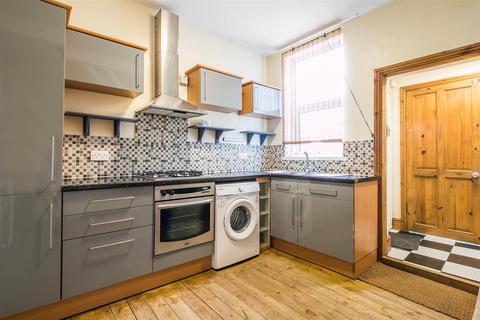 2 bedroom terraced house to rent, Aisthorpe Road, Sheffield S8