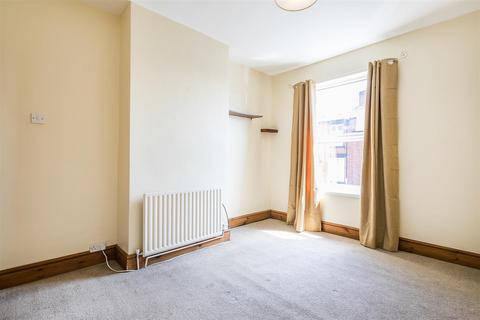 2 bedroom terraced house to rent, Aisthorpe Road, Sheffield S8