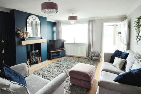 2 bedroom semi-detached house for sale, Haighside Way, Leeds LS26