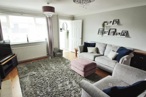 2 bedroom semi-detached house for sale, Haighside Way, Leeds LS26