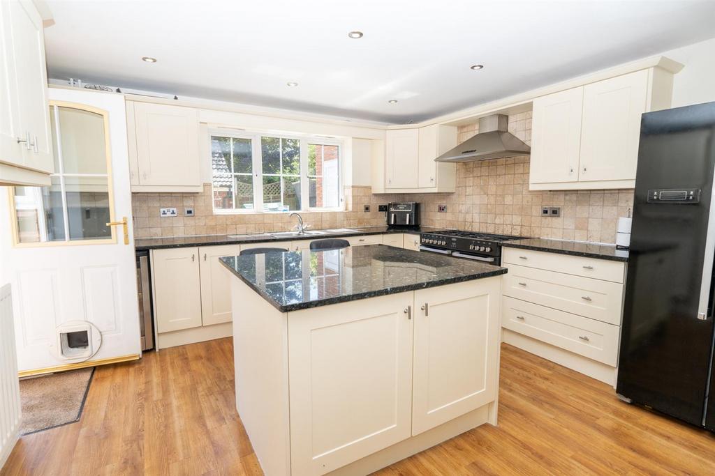 Kitchen/Breakfast Room
