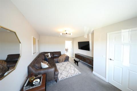 3 bedroom terraced house for sale, Thornbury Walk, Kingswood, Hull