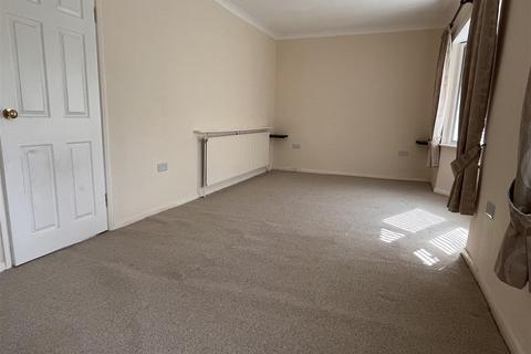 2 bedroom detached house to rent, Cleveland Road, Wigston