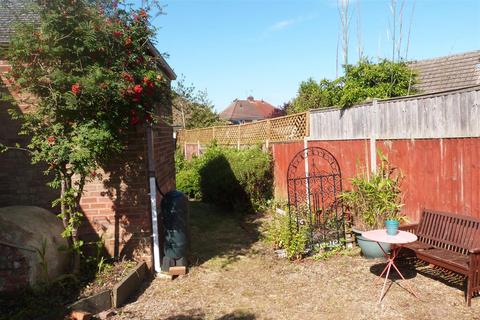 4 bedroom semi-detached house for sale, Mere Road, Wigston, Leicestershire.