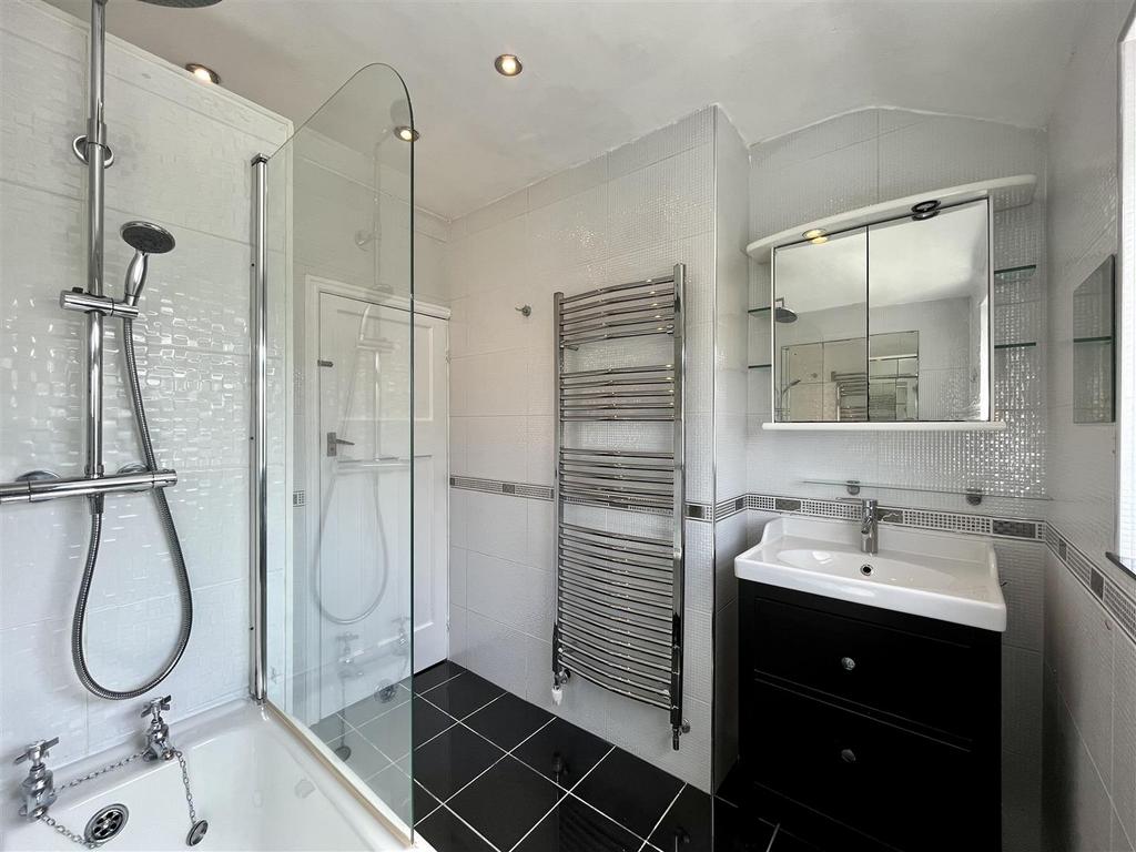 Bathroom Aspect 2
