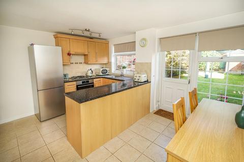 3 bedroom terraced house for sale, Appenine Way, Leighton Buzzard