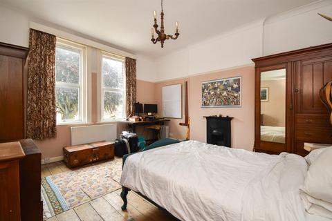 3 bedroom flat for sale, Sedlescombe Road South, St. Leonards-On-Sea