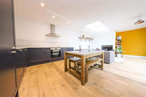 2 bedroom apartment to rent, Wilbury Grove, Hove