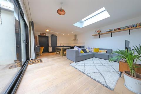 2 bedroom apartment to rent, Wilbury Grove, Hove