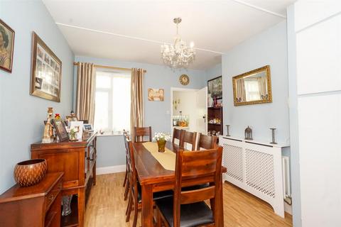 11 Ashbrook Road, St Leonards-on-sea, TN37 7EH