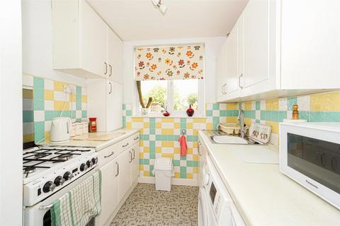 11 Ashbrook Road, St Leonards-on-sea, TN37 7EH