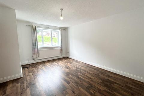 3 bedroom semi-detached house to rent, Ffordd Y Parc, Litchard, Bridgend, CF31 1RA