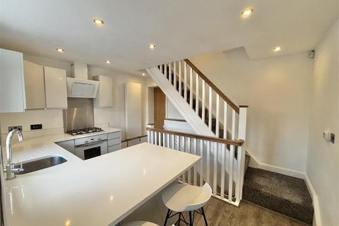 2 bedroom terraced house to rent, Collier Street, Glossop, Derbyshire