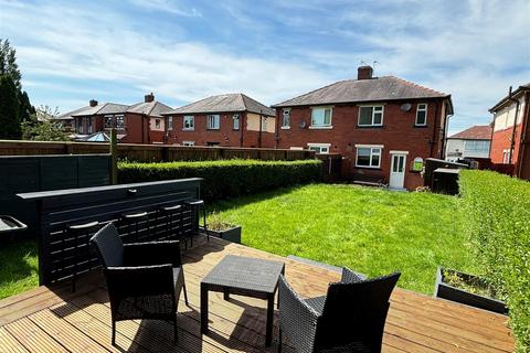 2 bedroom semi-detached house to rent, Cheetham Hill Road, Dukinfield