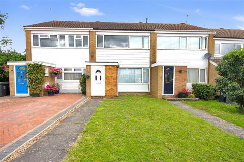 3 bedroom terraced house to rent, Barnwell Drive, Rushden NN10