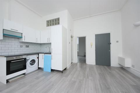 1 bedroom flat to rent, Churchfield Road, W3