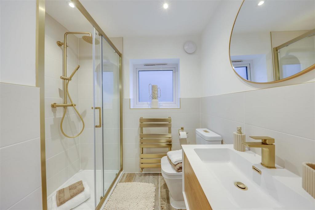 En Suite Shower
