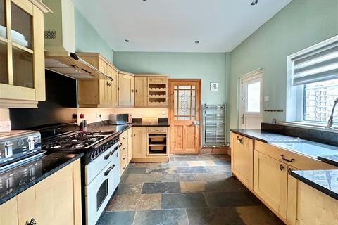 3 bedroom detached house for sale, Lower Eaves Farm, Chapel-En-Le-Frith, High Peak