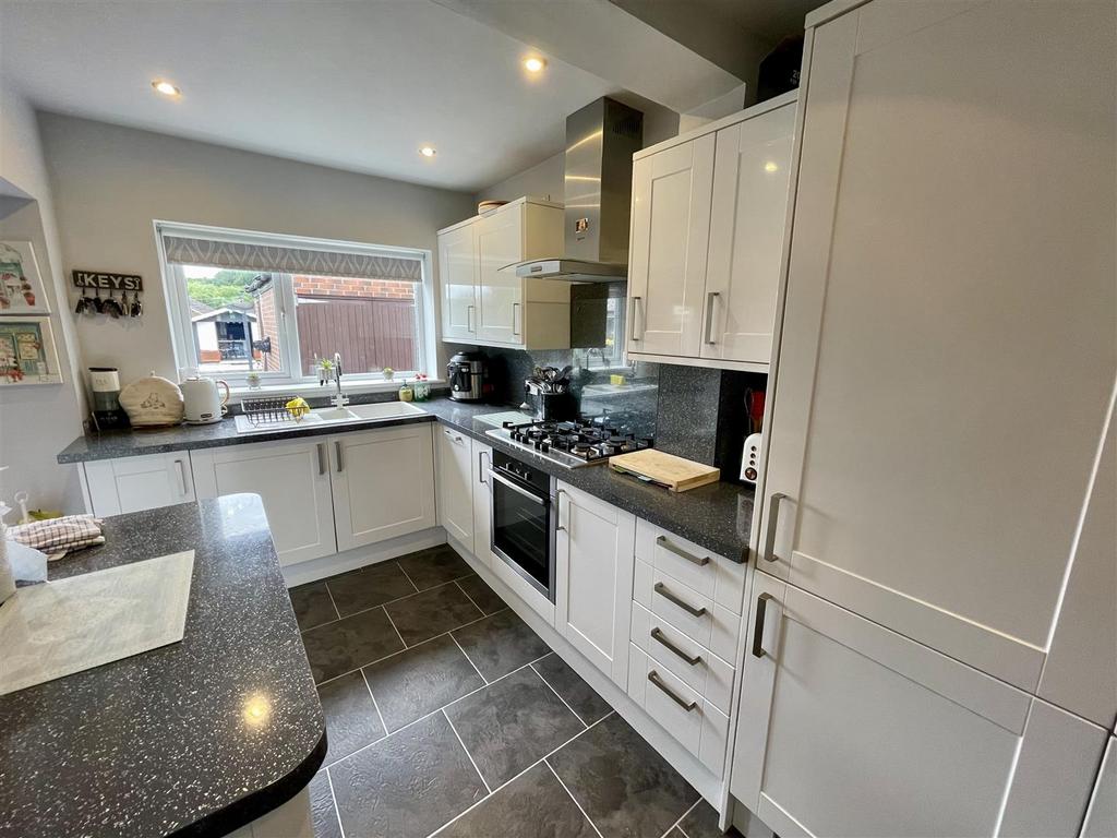 Kitchen / Breakfast Room
