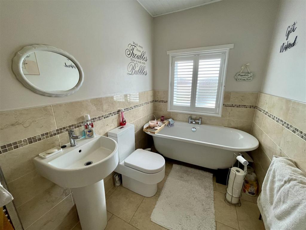 Bathroom/W,C.