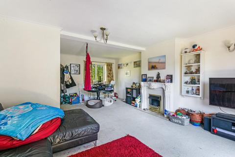 2 Bridgefield Close, Banstead, SM7 1LR