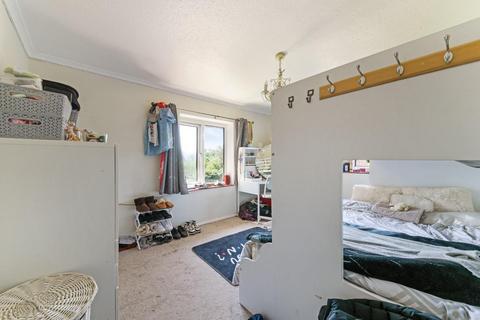 2 Bridgefield Close, Banstead, SM7 1LR