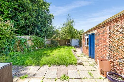2 Bridgefield Close, Banstead, SM7 1LR