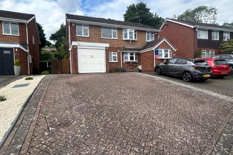 3 bedroom house to rent, Chatsworth Road, Halesowen, West Midlands