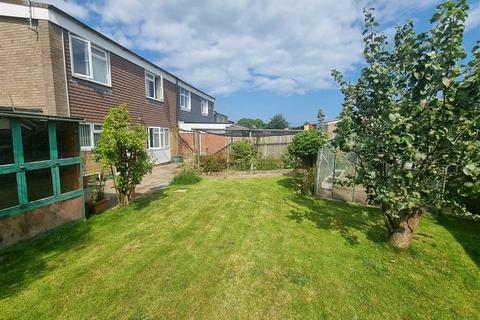 3 bedroom semi-detached house for sale, Beccles Road, Gorleston