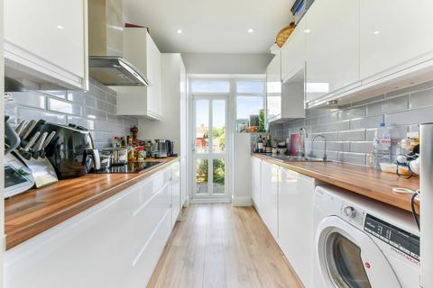 5 bedroom house to rent, Brook Close, SW20