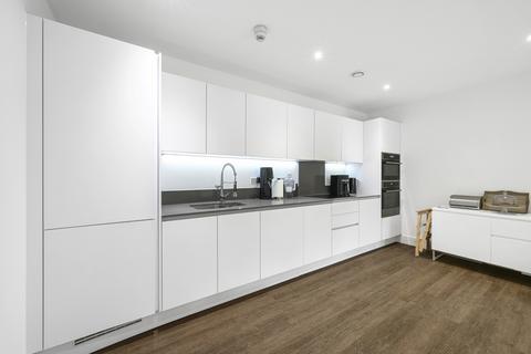 2 bedroom flat to rent, Pipit Drive, SW15
