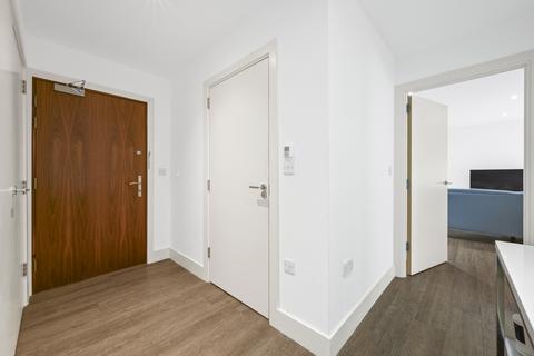 2 bedroom flat to rent, Pipit Drive, SW15