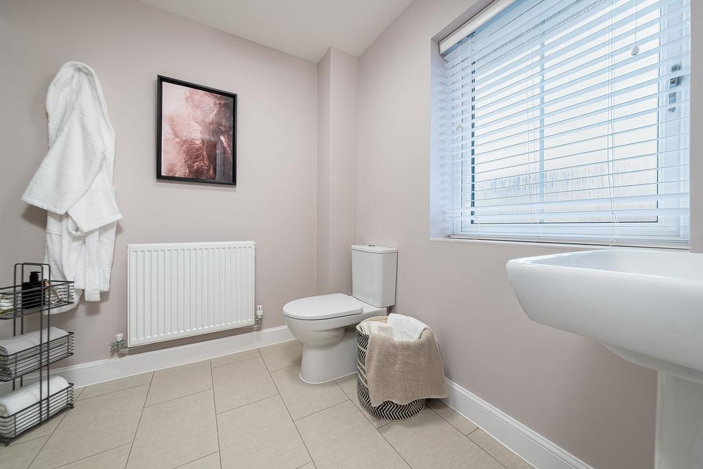 Barratt Stambourne Showhome en suite