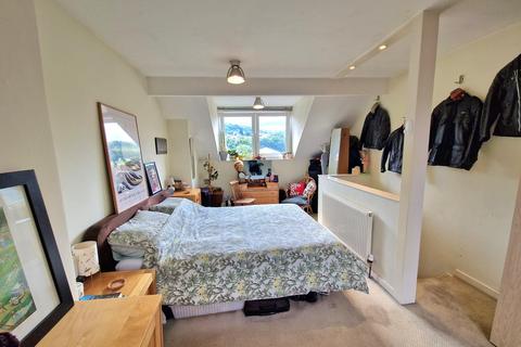 839 Abbeydale Road, Sheffield, S7 2BH