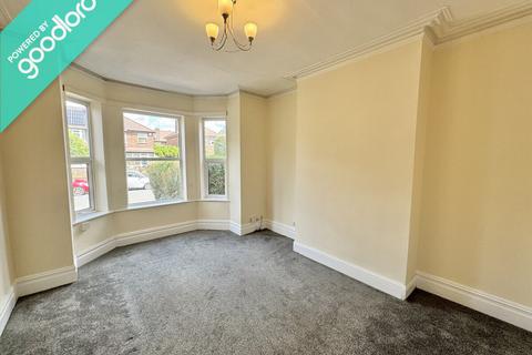 4 bedroom terraced house to rent, Highfield, Sale, M33 3DN