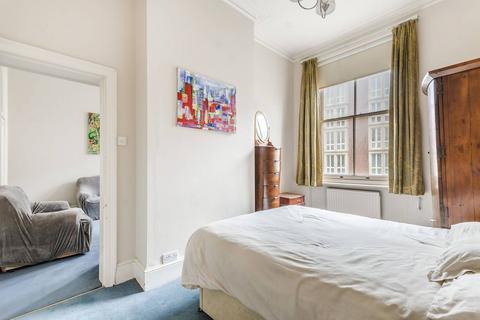 3 bedroom flat to rent, Fulham Road, Chelsea, London, SW10