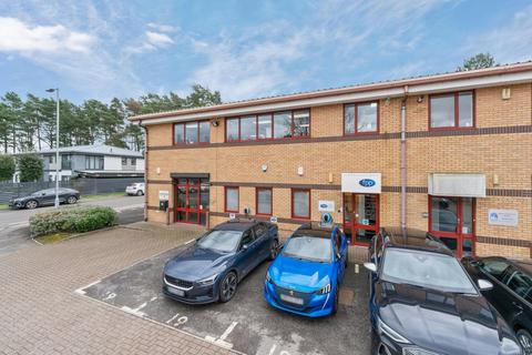 Office to rent, Unit 19 Wellington Business Park, Crowthorne, RG45 6LS