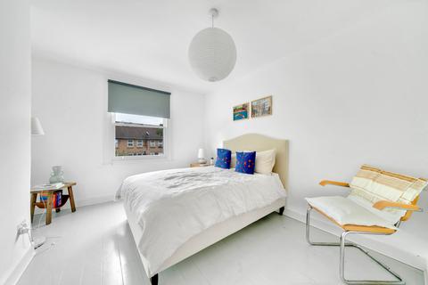 2 bedroom maisonette for sale, Bethune Road, London N16
