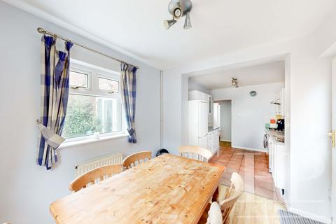 28 Perryfield Road, Crawley, RH11 8AB