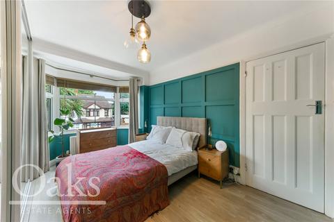 3 bedroom semi-detached house for sale, Dickensons Lane, South Norwood