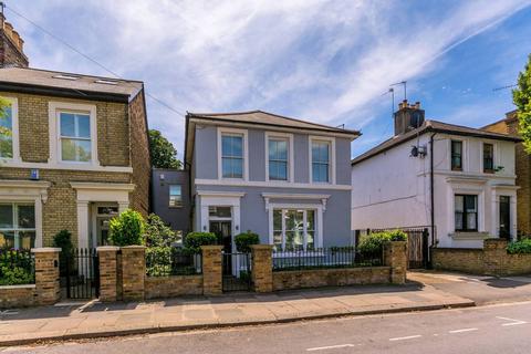 4 bedroom detached house to rent, Mill Hill Road, Acton, London, W3