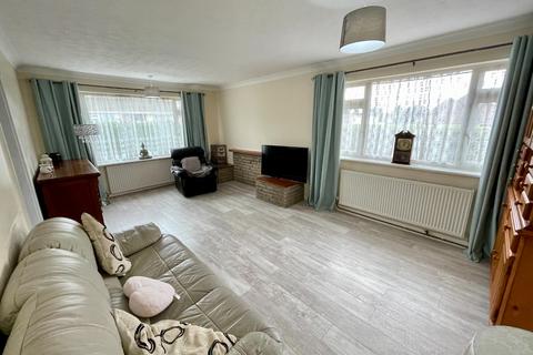 3 bedroom detached house for sale, Vincent Road, Luton, Bedfordshire, LU4 9AW