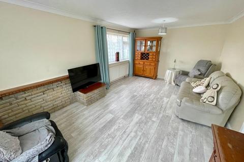 3 bedroom detached house for sale, Vincent Road, Luton, Bedfordshire, LU4 9AW