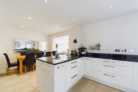 4 bedroom detached house for sale, Foxleigh Crescent, Gloucester, Gloucestershire, GL2