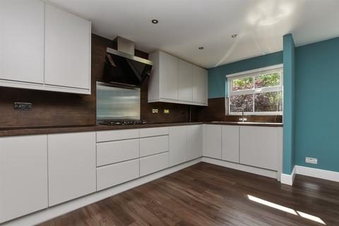 1 Howard Place, Reigate, RH2 9NP