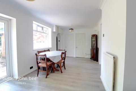 3 bedroom townhouse for sale, Stoke-On-Trent ST2 7